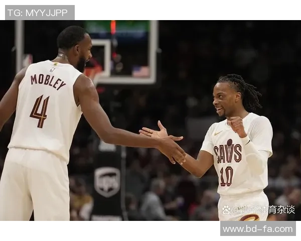 热火逆转骑士27分惊天大逆袭展现球队顽强斗志与不屈精神 热火逆转骑士27分惊天大逆袭展现球队顽强斗志与不屈精神