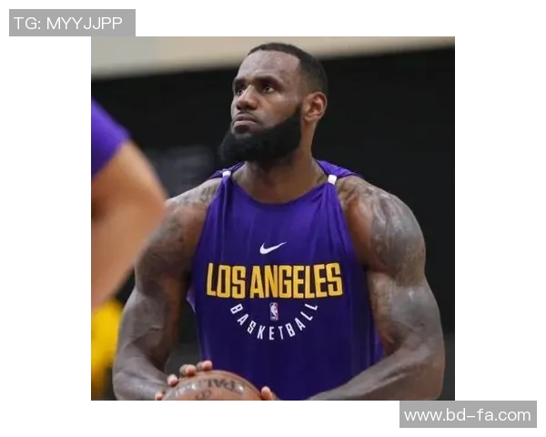 詹姆斯:从篮球场上的传奇到生活中的榜样,激励无数年轻人追梦之路 詹姆斯:从篮球场上的传奇到生活中的榜样,激励无数年轻人追梦之路